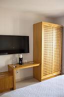 Costa Elegante Hotel & Suites