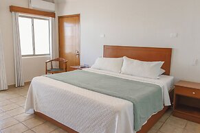 Costa Elegante Hotel & Suites