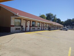 Brooks City Executive Inn