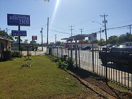 Brooks City Executive Inn