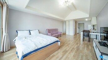 Gapyeong Yeonkkocchosu Pet Pension