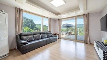 Gapyeong Yeonkkocchosu Pet Pension