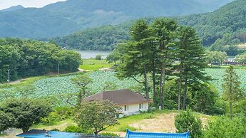 Gapyeong Yeonkkocchosu Pet Pension