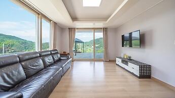 Gapyeong Yeonkkocchosu Pet Pension