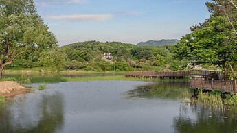 Gapyeong Yeonkkocchosu Pet Pension