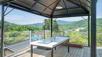 Gapyeong Yeonkkocchosu Pet Pension