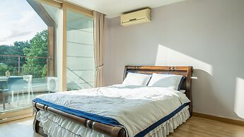 Gapyeong Yeonkkocchosu Pet Pension