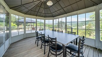 Gapyeong Yeonkkocchosu Pet Pension