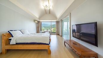 Gapyeong Yeonkkocchosu Pet Pension