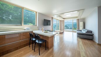 Gapyeong Yeonkkocchosu Pet Pension