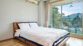 Gapyeong Yeonkkocchosu Pet Pension