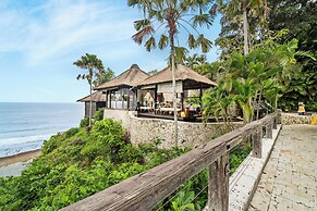 AbbyBelle Villa by Kozystay | Private Karma Beach