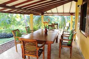 Peacock Point - Whole Villa 2 Bedroom (Sleeps 4)