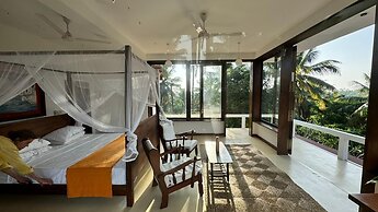 Peacock Point - Whole Villa 2 Bedroom (Sleeps 4)