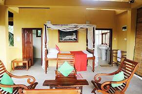Peacock Point - Whole Villa 2 Bedroom (Sleeps 4)