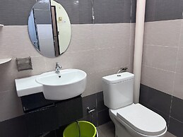 OYO 90982 Hifi Rooms Homes