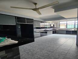 OYO 90982 Hifi Rooms Homes