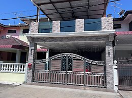 OYO 90982 Hifi Rooms Homes