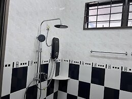 OYO 90982 Hifi Rooms Homes