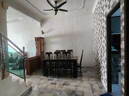 OYO 90982 Hifi Rooms Homes