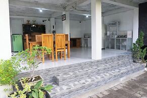 srinadi guest house