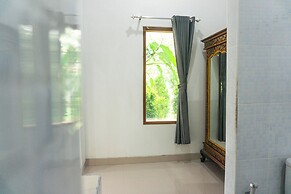 srinadi guest house
