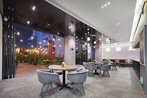 Guangzhou Tianhe Taikoo Hui Rezenxuan Hotel