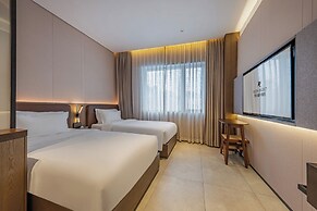 Guangzhou Tianhe Taikoo Hui Rezenxuan Hotel