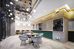 Guangzhou Tianhe Taikoo Hui Rezenxuan Hotel