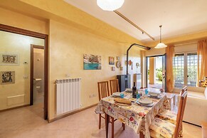 Home Rose, Montepulciano Route