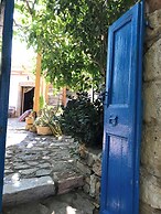 Mylopetra Four Seasons Traditional House