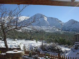 Mylopetra Four Seasons Traditional House