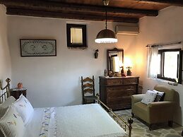 Mylopetra Four Seasons Traditional House