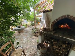 Mylopetra Four Seasons Traditional House