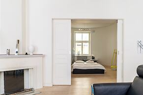 Stunning Downtown Retreat