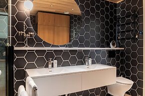 Stunning Downtown Retreat