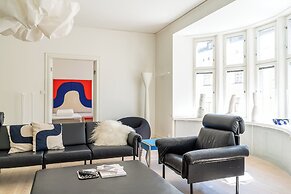 Stunning Downtown Retreat