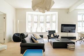 Stunning Downtown Retreat