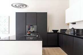 Stunning Downtown Retreat