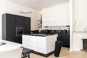 Stunning Downtown Retreat