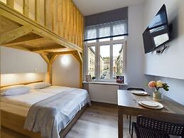 Wooden Cracow Apartment by Renters