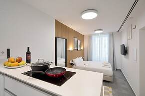 Naranjas y Limones, by Homing U