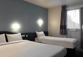 B&B Hotel Saclay