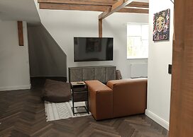 Aeronaut Suites powered by Pearl1