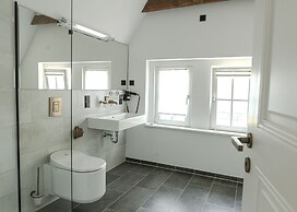 Aeronaut Suites powered by Pearl1