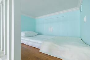 Cozy Apartment in the Center by Renters