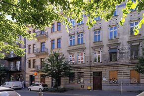 Cozy Apartment in the Center by Renters