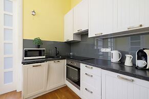 Cozy Apartment in the Center by Renters