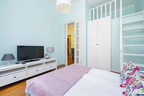 Cozy Apartment in the Center by Renters