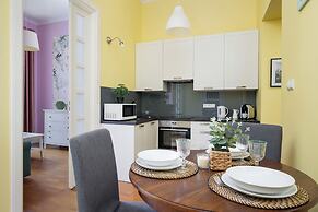 Cozy Apartment in the Center by Renters
